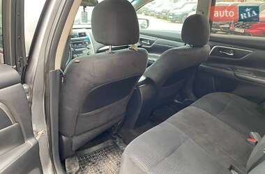 Седан Nissan Altima 2015 в 