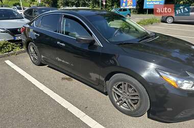 Седан Nissan Altima 2016 в Киеве