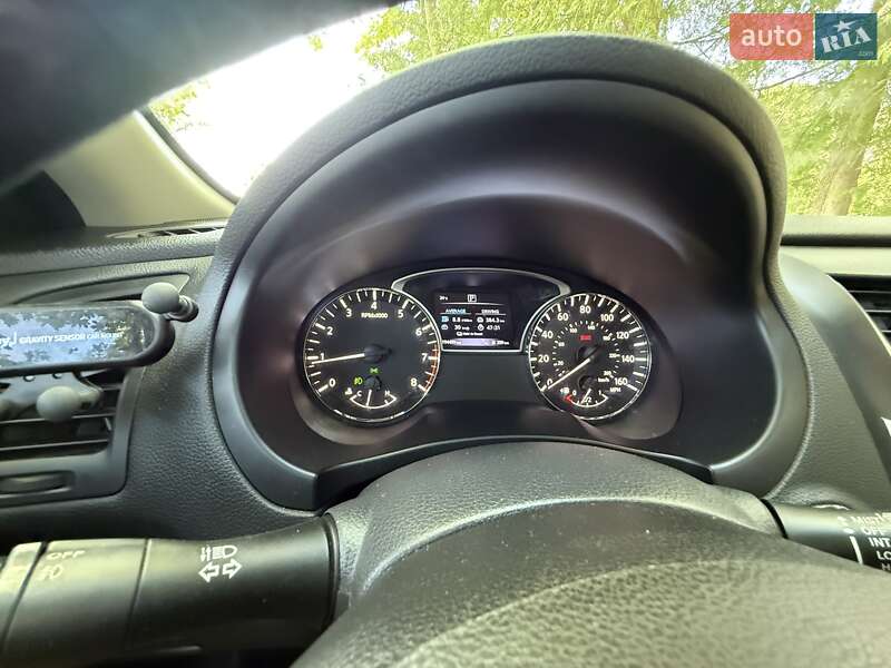 Седан Nissan Altima 2016 в Дрогобичі