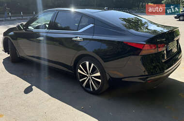 Седан Nissan Altima 2019 в 