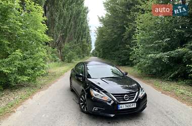 Седан Nissan Altima 2016 в Обухові