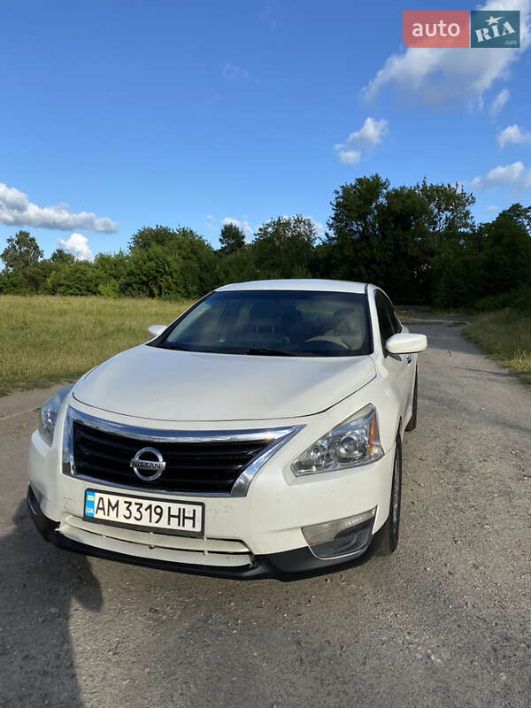 Седан Nissan Altima 2012 в Бердичеве