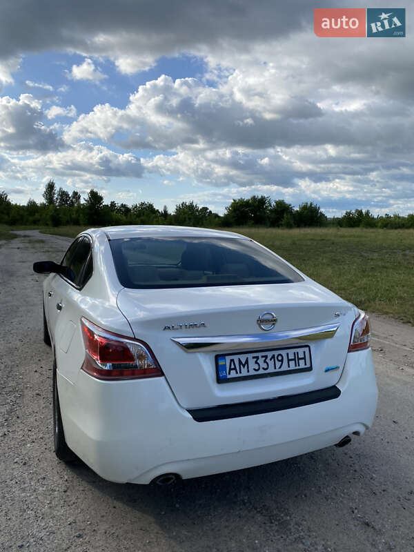 Седан Nissan Altima 2012 в Бердичеве