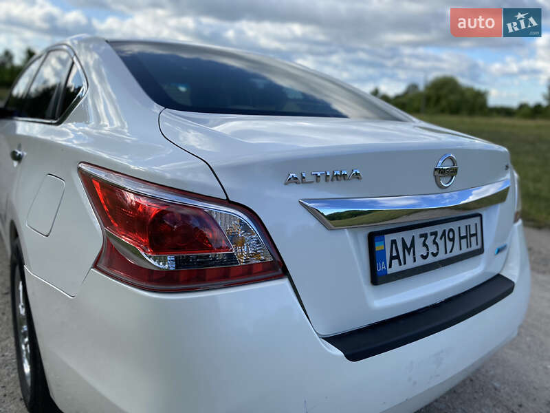 Седан Nissan Altima 2012 в Бердичеве