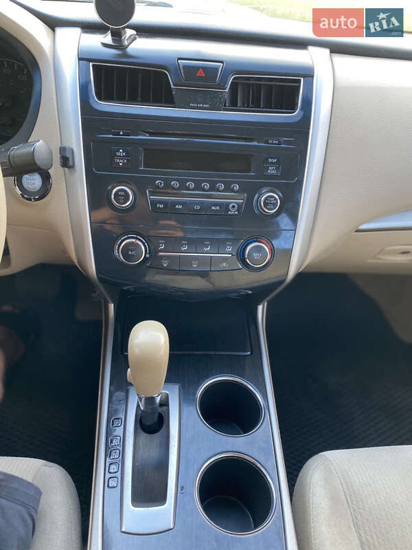 Седан Nissan Altima 2012 в Бердичеве