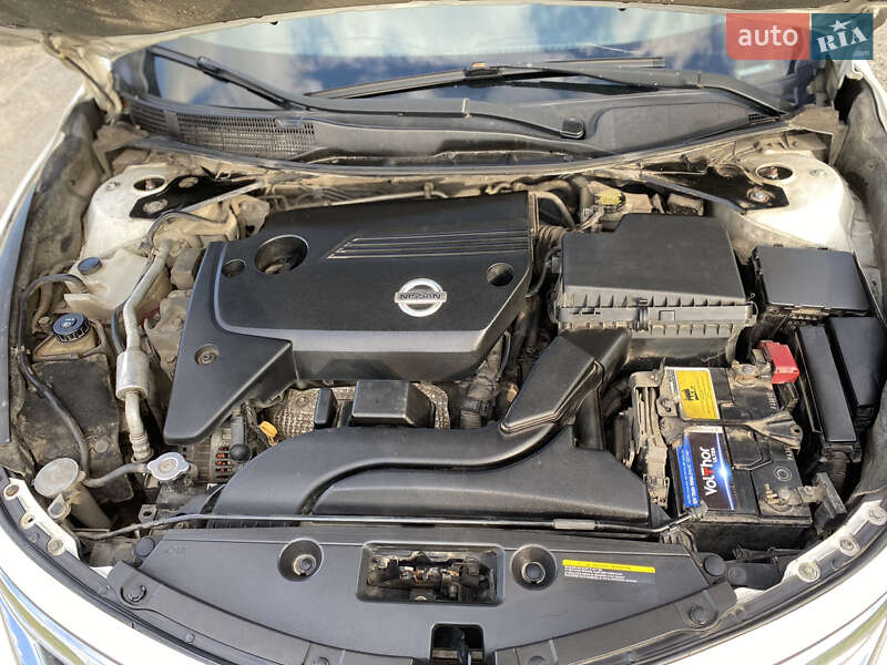 Седан Nissan Altima 2012 в Бердичеве