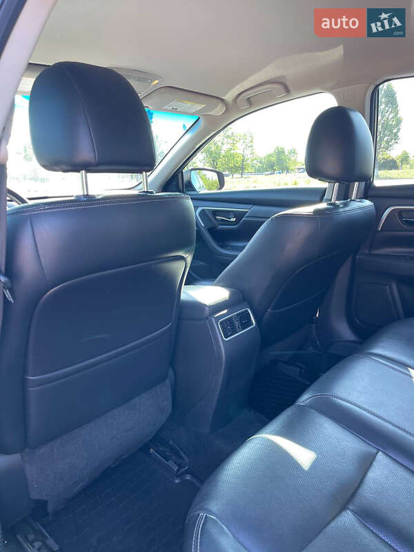 Седан Nissan Altima 2017 в Кам'янському