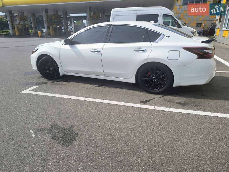 Nissan Altima 2018