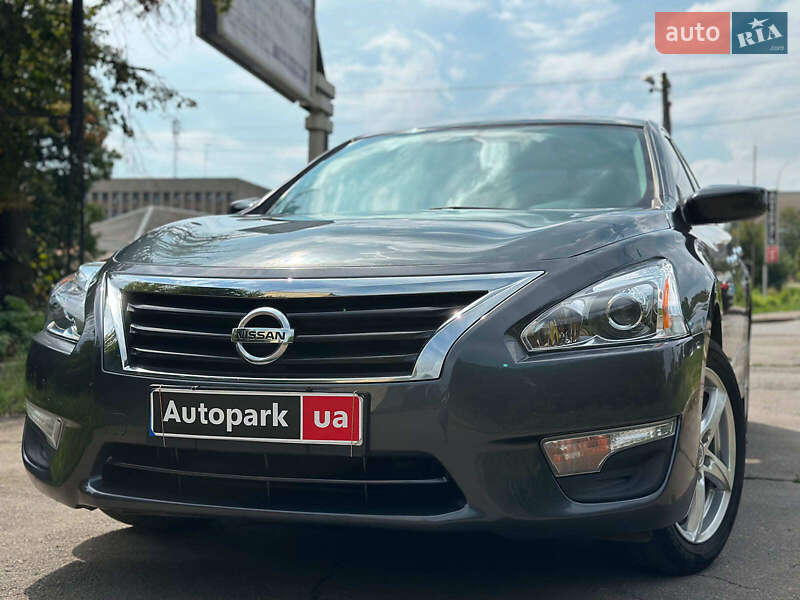 Седан Nissan Altima 2013 в Вінниці