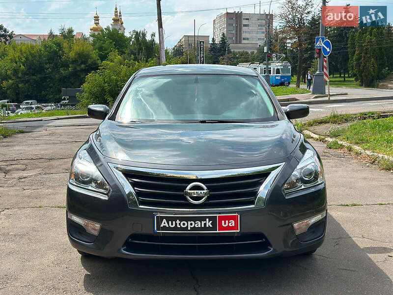 Седан Nissan Altima 2013 в Вінниці