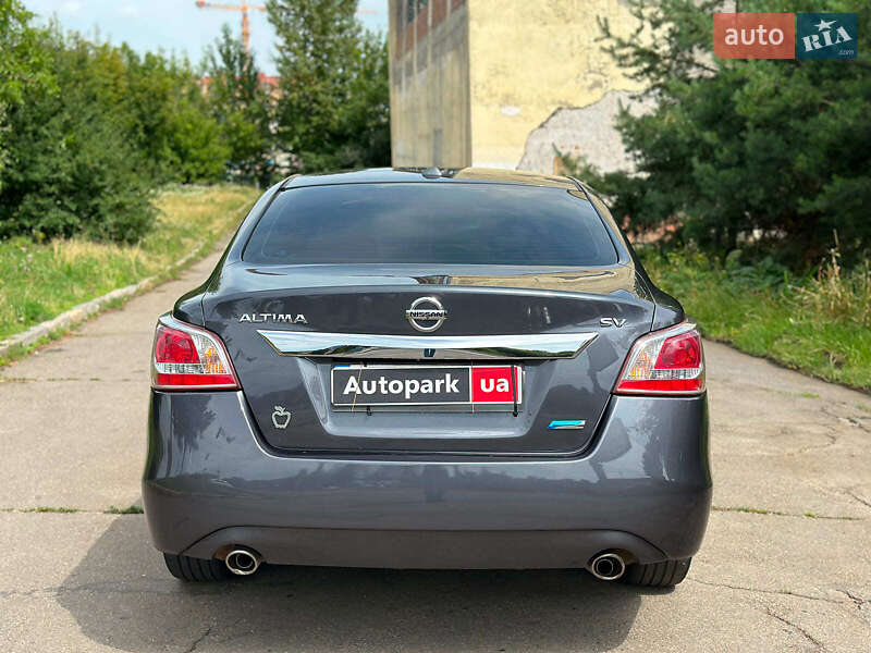Седан Nissan Altima 2013 в Вінниці