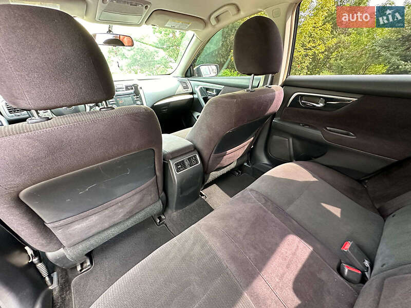 Седан Nissan Altima 2013 в Вінниці