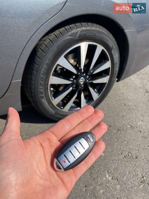 Седан Nissan Altima 2018 в Киеве