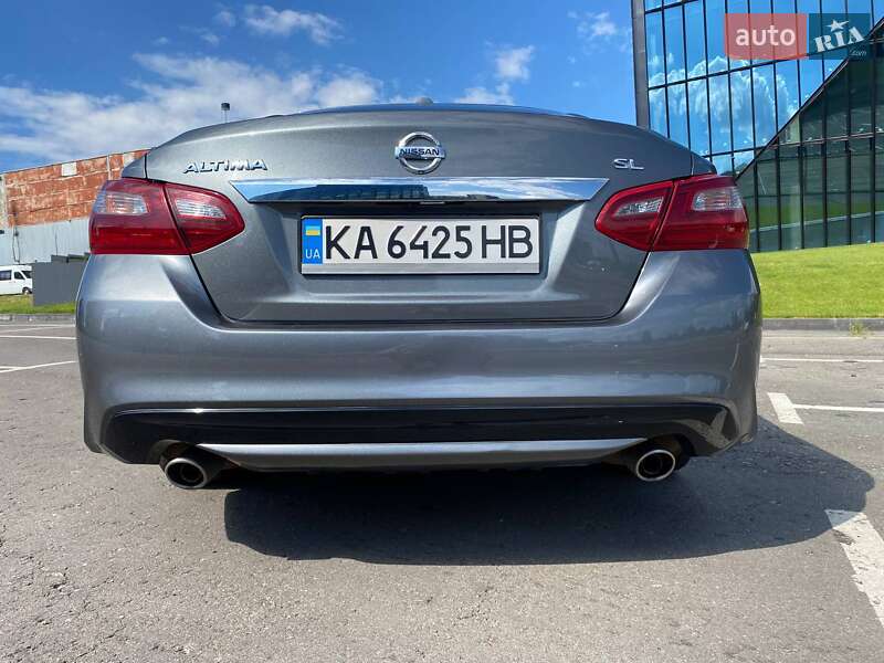 Седан Nissan Altima 2018 в Киеве