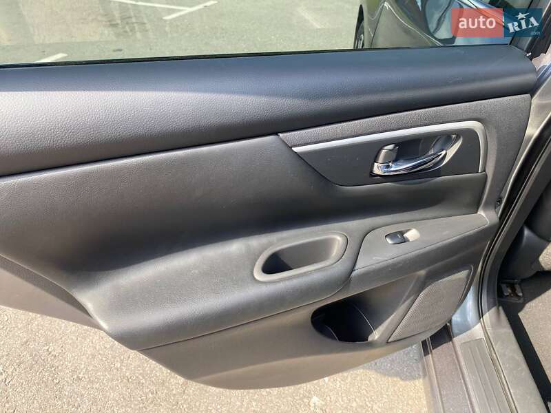 Седан Nissan Altima 2018 в Киеве