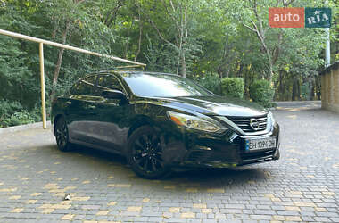 Седан Nissan Altima 2015 в Одесі