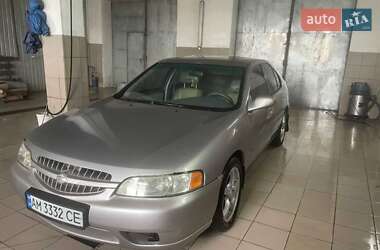 Седан Nissan Altima 2001 в Овруче