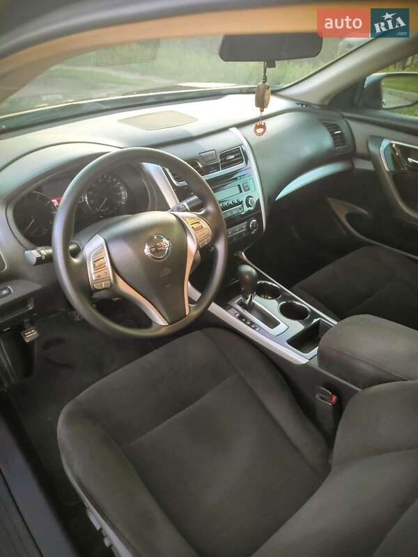 Седан Nissan Altima 2013 в Сумах