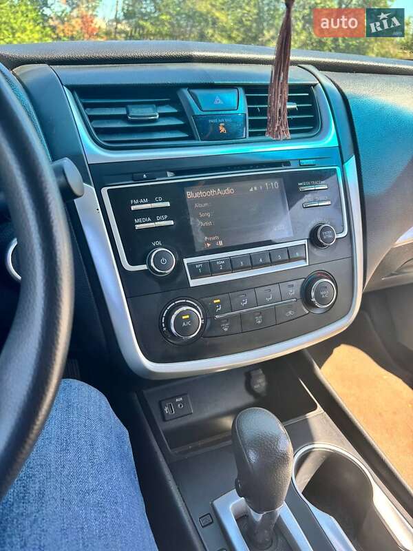 Седан Nissan Altima 2016 в Кривому Розі