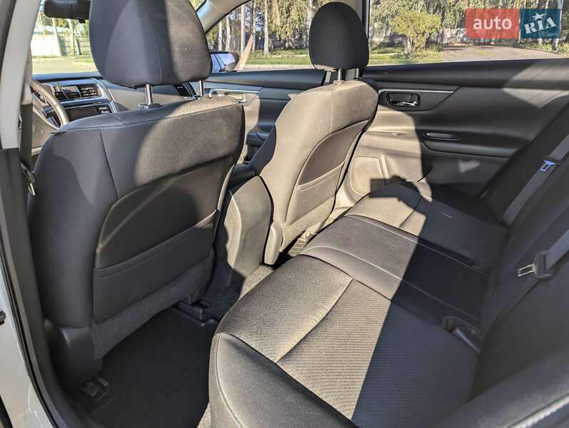 Седан Nissan Altima 2017 в Харкові
