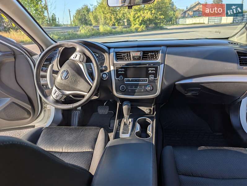 Седан Nissan Altima 2017 в Харкові