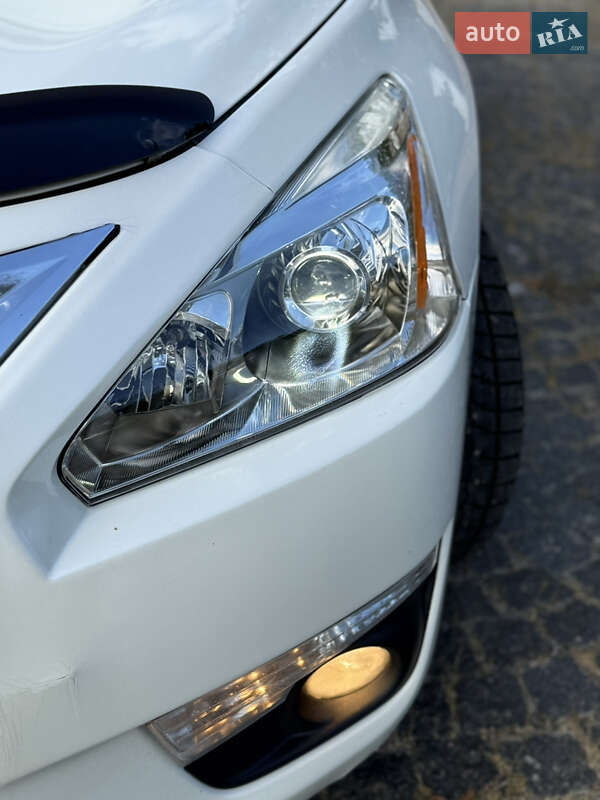 Седан Nissan Altima 2015 в Киеве