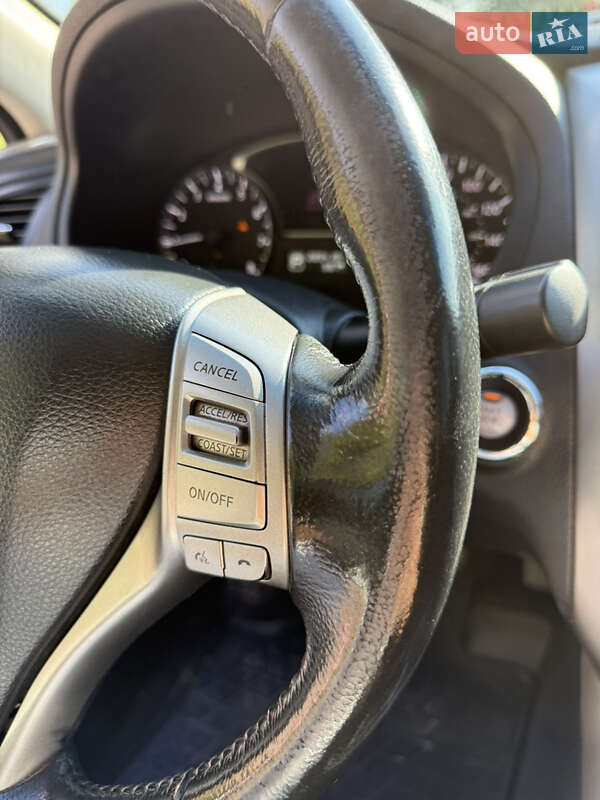 Седан Nissan Altima 2015 в Киеве