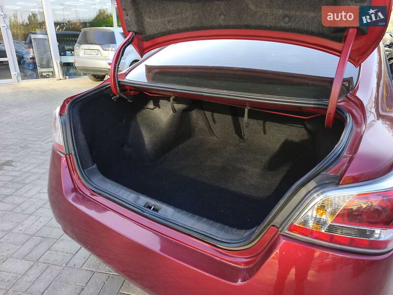 Седан Nissan Altima 2014 в Дніпрі