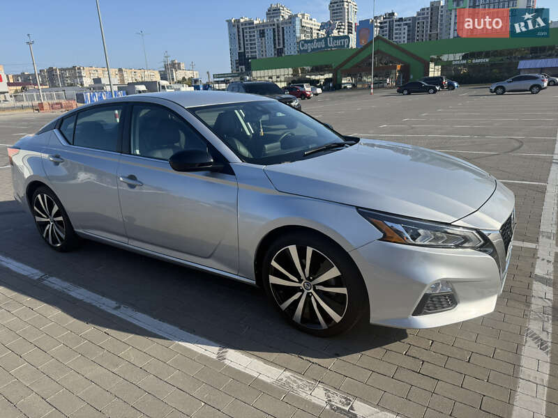Седан Nissan Altima 2019 в Одесі
