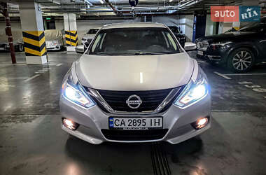 Седан Nissan Altima 2017 в Києві
