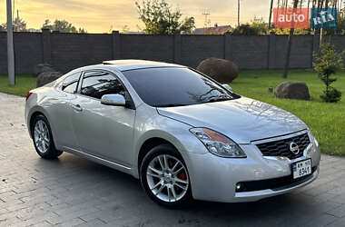 Купе Nissan Altima 2008 в Житомире