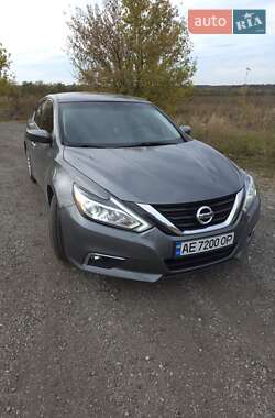 Седан Nissan Altima 2016 в Днепре