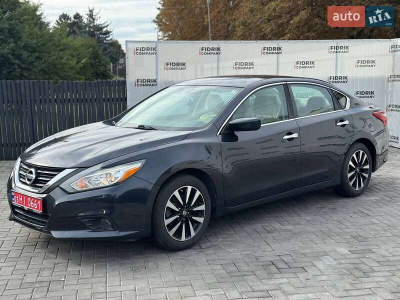 Седан Nissan Altima 2018 в Луцьку