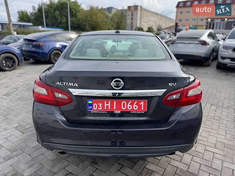 Седан Nissan Altima 2018 в Луцьку