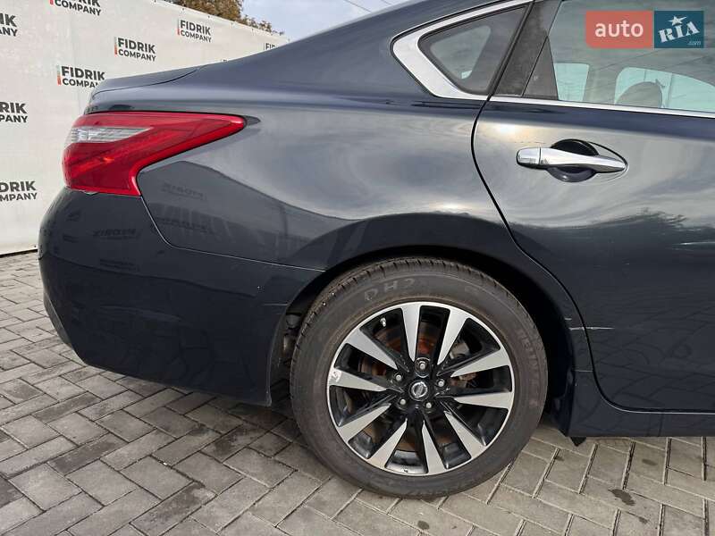 Седан Nissan Altima 2018 в Луцьку