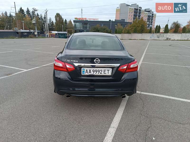 Седан Nissan Altima 2016 в Белогородке