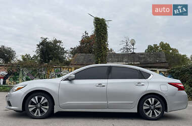 Седан Nissan Altima 2016 в 