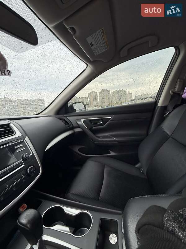 Седан Nissan Altima 2017 в Киеве