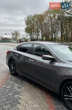 Седан Nissan Altima 2017 в 