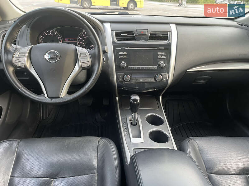 Седан Nissan Altima 2013 в Киеве