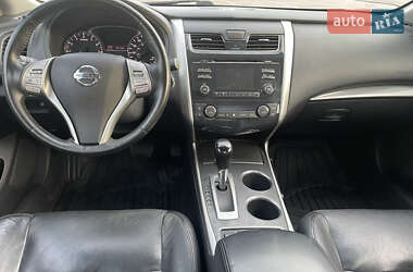 Седан Nissan Altima 2013 в 