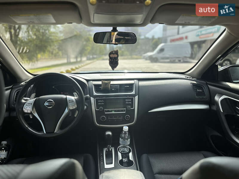 Седан Nissan Altima 2016 в Каменском