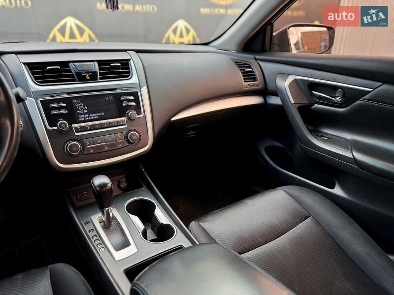 Седан Nissan Altima 2017 в Києві