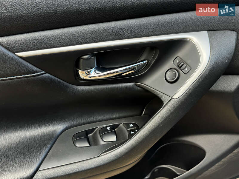 Седан Nissan Altima 2017 в Києві