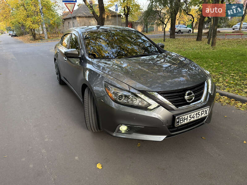 Седан Nissan Altima 2017 в Одесі