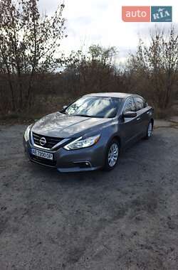 Седан Nissan Altima 2016 в Дніпрі