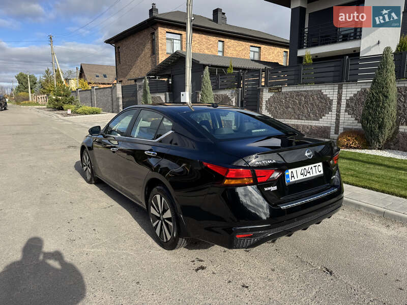 Седан Nissan Altima 2022 в Белой Церкви