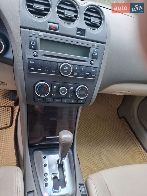 Седан Nissan Altima 2009 в Виннице
