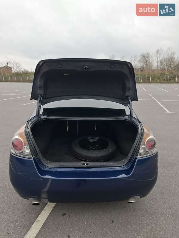 Седан Nissan Altima 2009 в Виннице