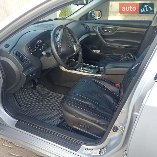 Седан Nissan Altima 2015 в Одесі